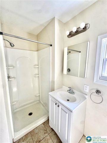 21 West Main Street 2, Macungie Boro, PA 18062