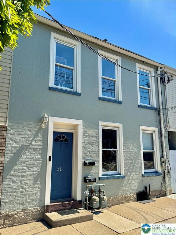 21 West Main Street 2, Macungie Boro, PA 18062