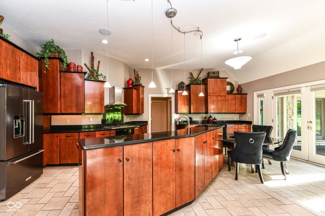 201 S Creedmoor Way, Anderson, IN 46011