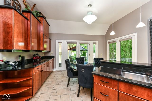 201 S Creedmoor Way, Anderson, IN 46011