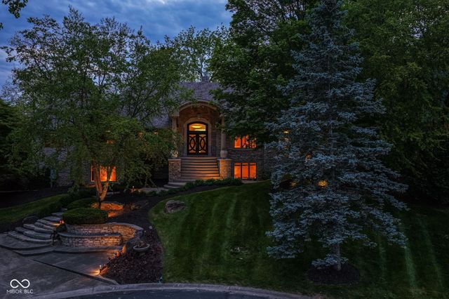 201 S Creedmoor Way, Anderson, IN 46011