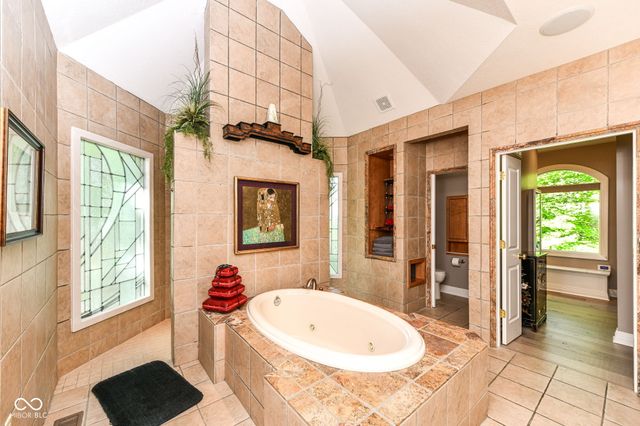 201 S Creedmoor Way, Anderson, IN 46011