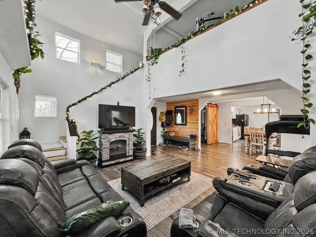 17902 E 688 Road, Tahlequah, OK 74464