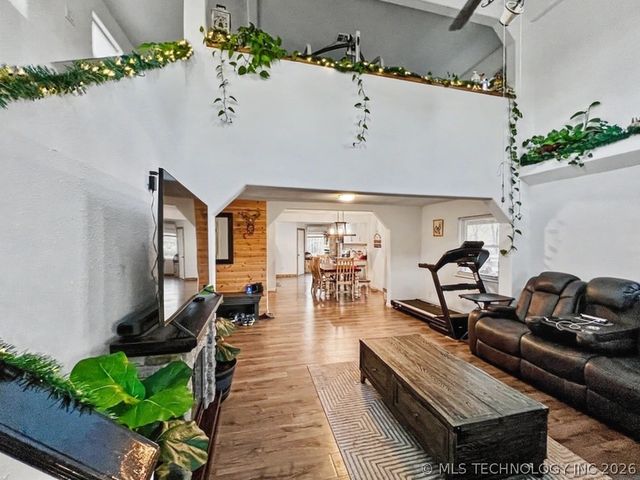 17902 E 688 Road, Tahlequah, OK 74464