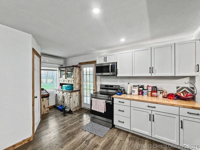 17902 E 688 Road, Tahlequah, OK 74464