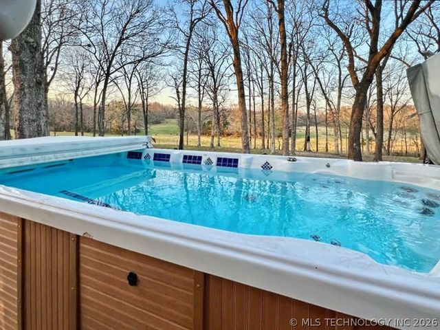 17902 E 688 Road, Tahlequah, OK 74464