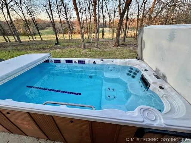 17902 E 688 Road, Tahlequah, OK 74464