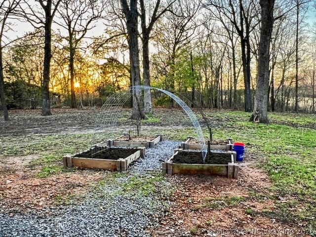 17902 E 688 Road, Tahlequah, OK 74464