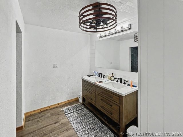 17902 E 688 Road, Tahlequah, OK 74464