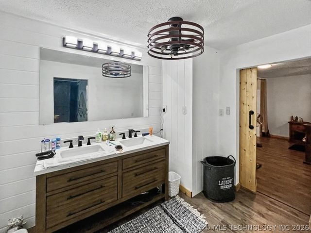 17902 E 688 Road, Tahlequah, OK 74464