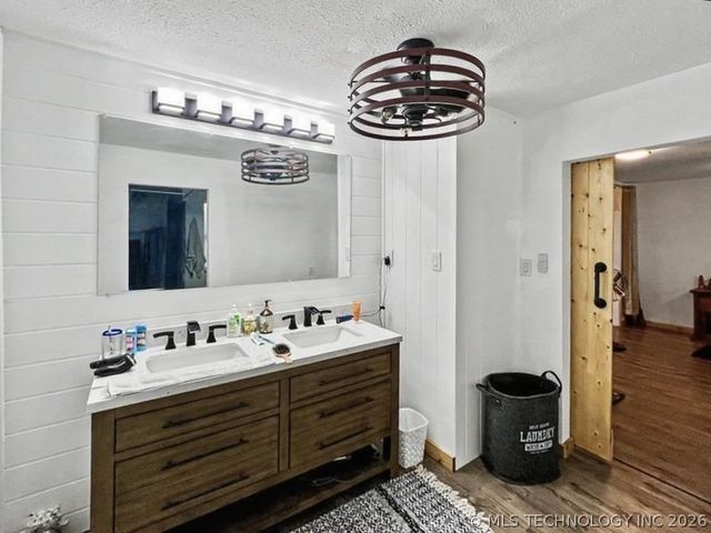 17902 E 688 Road, Tahlequah, OK 74464