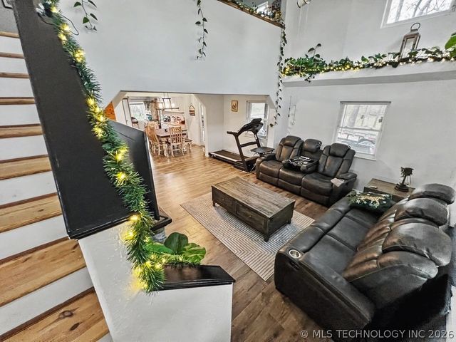 17902 E 688 Road, Tahlequah, OK 74464