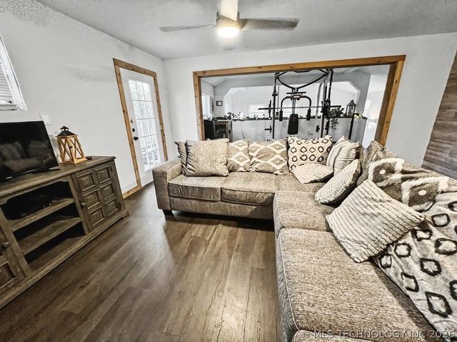 17902 E 688 Road, Tahlequah, OK 74464