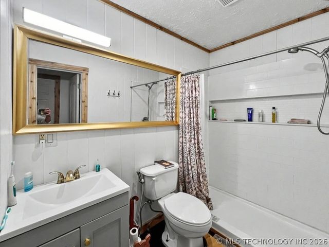 17902 E 688 Road, Tahlequah, OK 74464