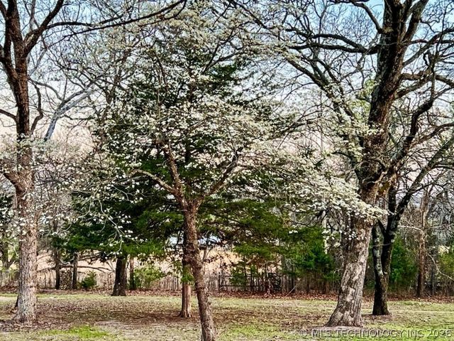 17902 E 688 Road, Tahlequah, OK 74464