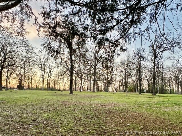 17902 E 688 Road, Tahlequah, OK 74464