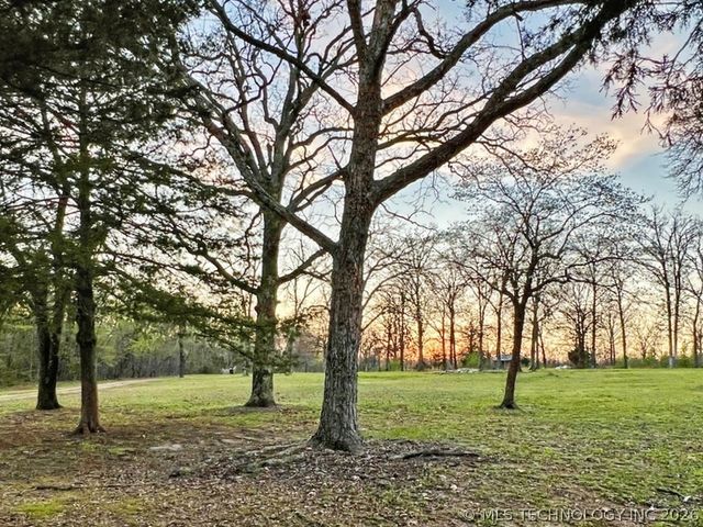 17902 E 688 Road, Tahlequah, OK 74464