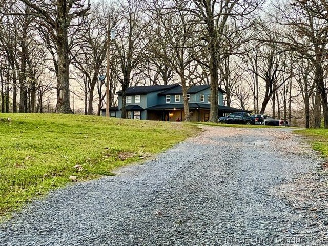 17902 E 688 Road, Tahlequah, OK 74464