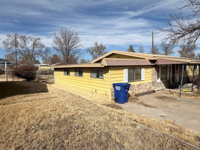 117 Pine St, Log Lane Village, CO 80705