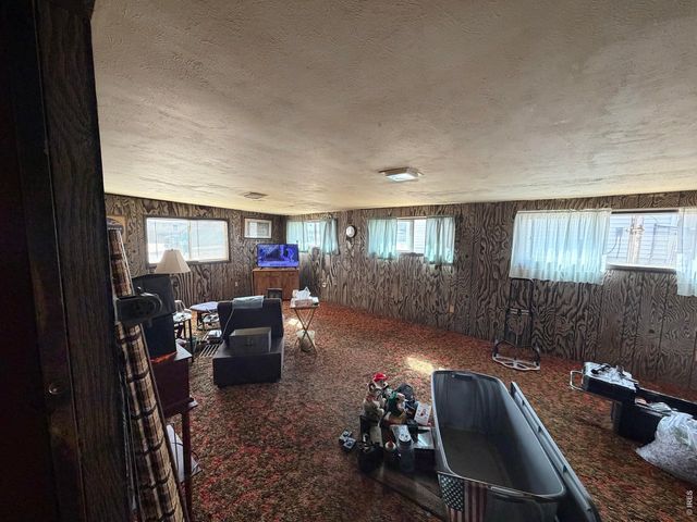 117 Pine St, Log Lane Village, CO 80705