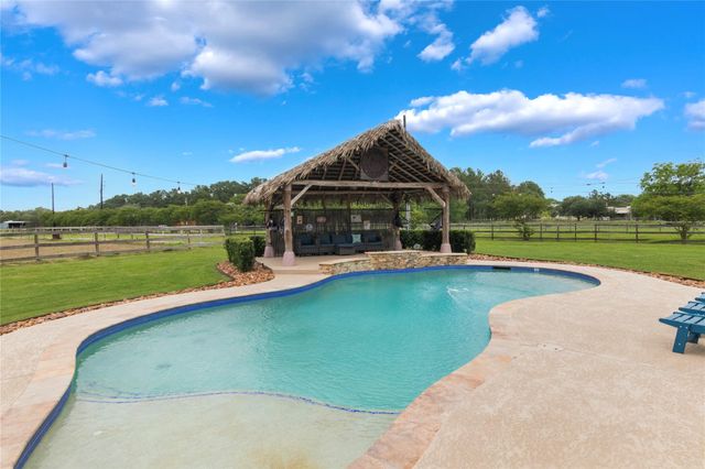 2915 Kennings Road, Crosby, TX 77532