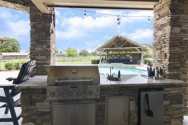 2915 Kennings Road, Crosby, TX 77532