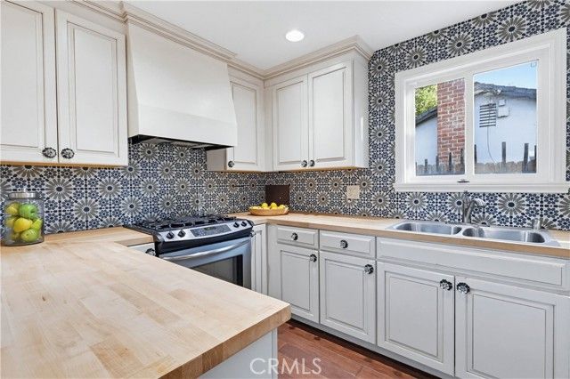 8008 Lena, West Hills (los Angeles), CA 91304