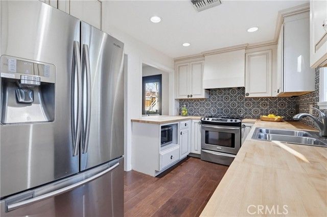 8008 Lena, West Hills (los Angeles), CA 91304