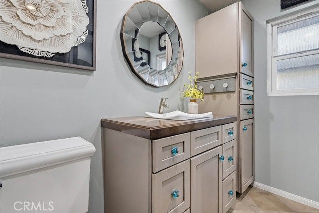 8008 Lena, West Hills (los Angeles), CA 91304