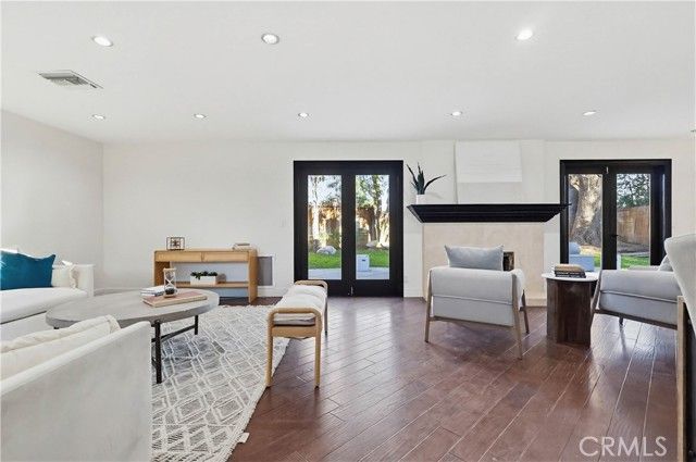 8008 Lena, West Hills (los Angeles), CA 91304