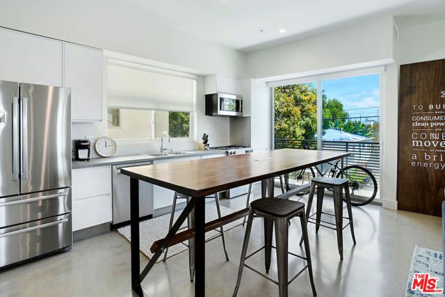 2496 S CENTINELA Avenue 4, Los Angeles, CA 90064