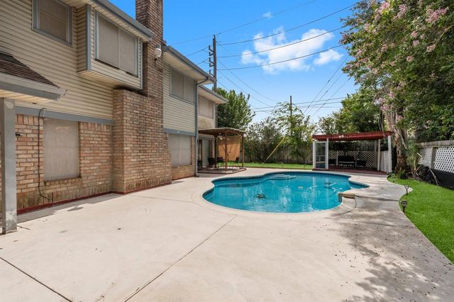 9827 Gold Cup Way, Houston, TX 77065