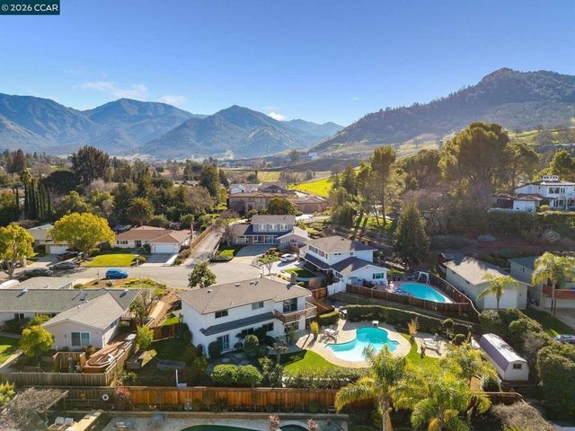 5817 5817 Mitchell Canyon Ct, Clayton, CA 94517