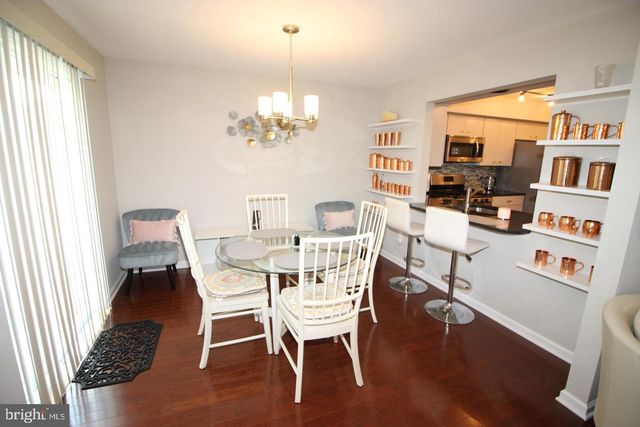 36 HONEY LOCUST LN, Newtown, PA 18940