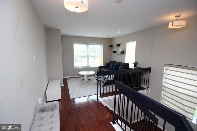 36 HONEY LOCUST LN, Newtown, PA 18940