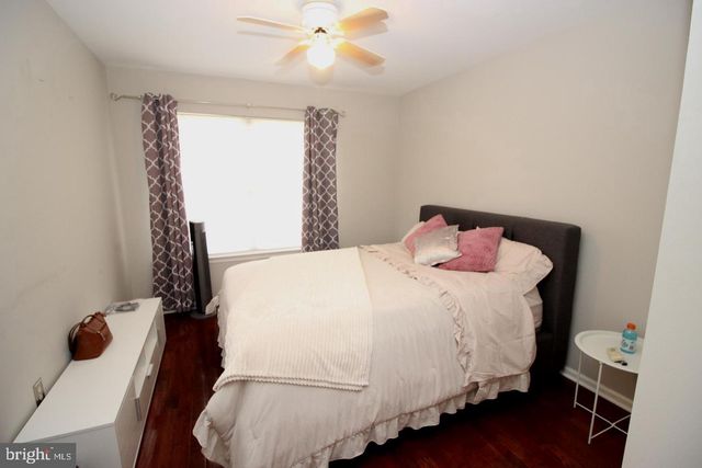 36 HONEY LOCUST LN, Newtown, PA 18940