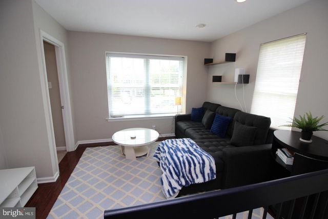 36 HONEY LOCUST LN, Newtown, PA 18940
