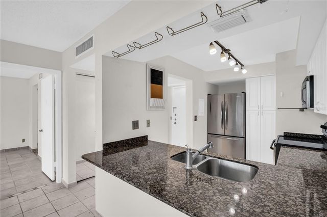 6158 PALMA DEL MAR BLVD S 505, St Petersburg, FL 33715