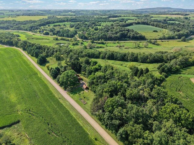 10576 Mayflower Road, Mount Horeb, WI 53572