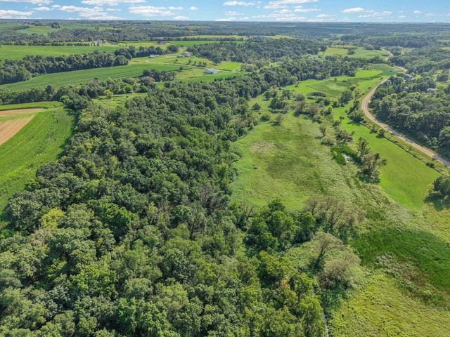 10576 Mayflower Road, Mount Horeb, WI 53572