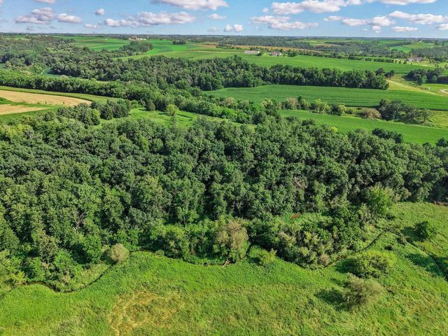 10576 Mayflower Road, Mount Horeb, WI 53572