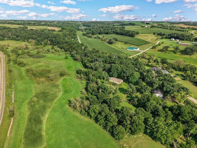 10576 Mayflower Road, Mount Horeb, WI 53572