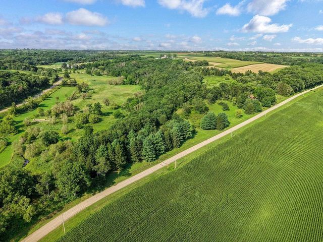 10576 Mayflower Road, Mount Horeb, WI 53572