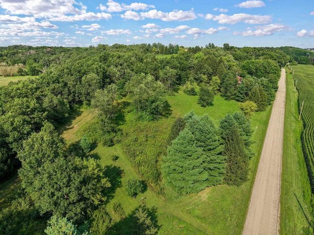 10576 Mayflower Road, Mount Horeb, WI 53572
