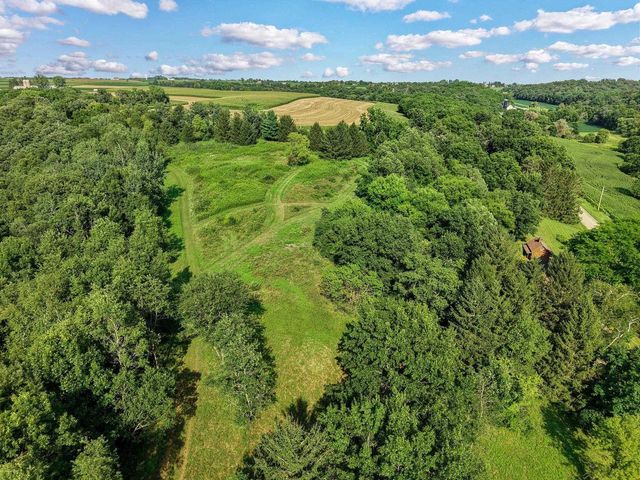 10576 Mayflower Road, Mount Horeb, WI 53572