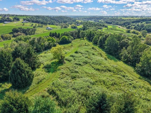 10576 Mayflower Road, Mount Horeb, WI 53572