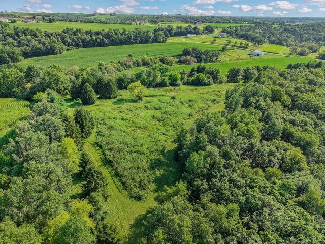 10576 Mayflower Road, Mount Horeb, WI 53572