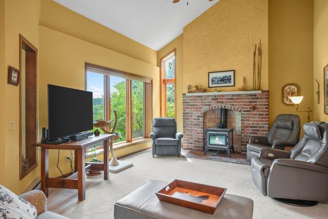 10576 Mayflower Road, Mount Horeb, WI 53572
