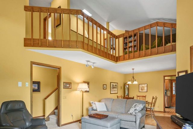 10576 Mayflower Road, Mount Horeb, WI 53572