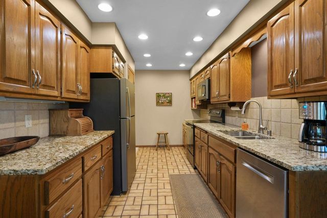 10576 Mayflower Road, Mount Horeb, WI 53572